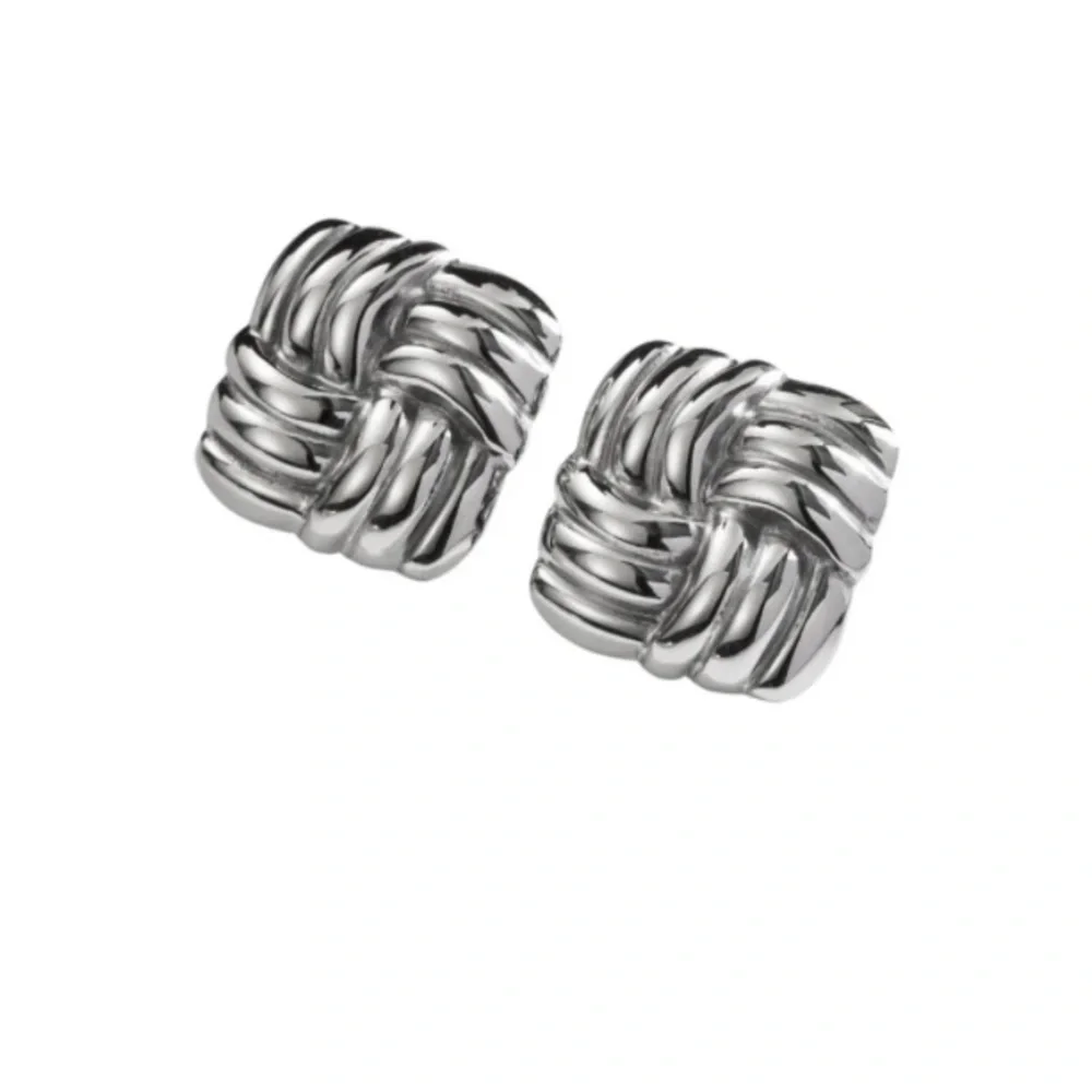 Vintage Silver Line Texture Square Clip On Earrings - Picture 2 of 6
